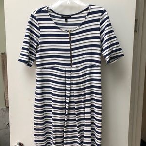 Isabella & Oliver maternity dress. Size 4 (L)